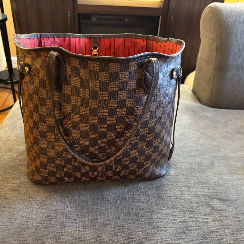 Authentic Louis Vuitton Never Full Damier